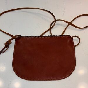 Hatton Henry Leather Pouch in Brownish Rustic Red